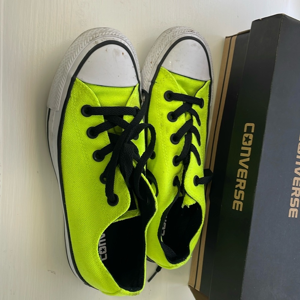 Neon green converse, slightly used - worn 3 times